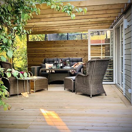 Strandnaera, Pergola, P-Plats I Hoellviken Exterior photo